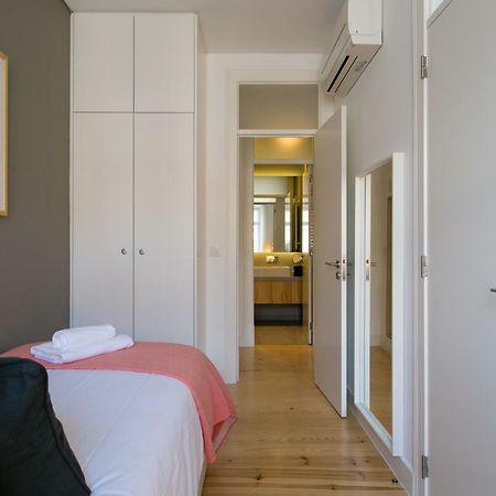 ALTIDO Elegant City Deluxe Apartment&ALTIDO Luxurious 3-bedroom Apt with Terrace in Intendente Lissabon Buitenkant foto