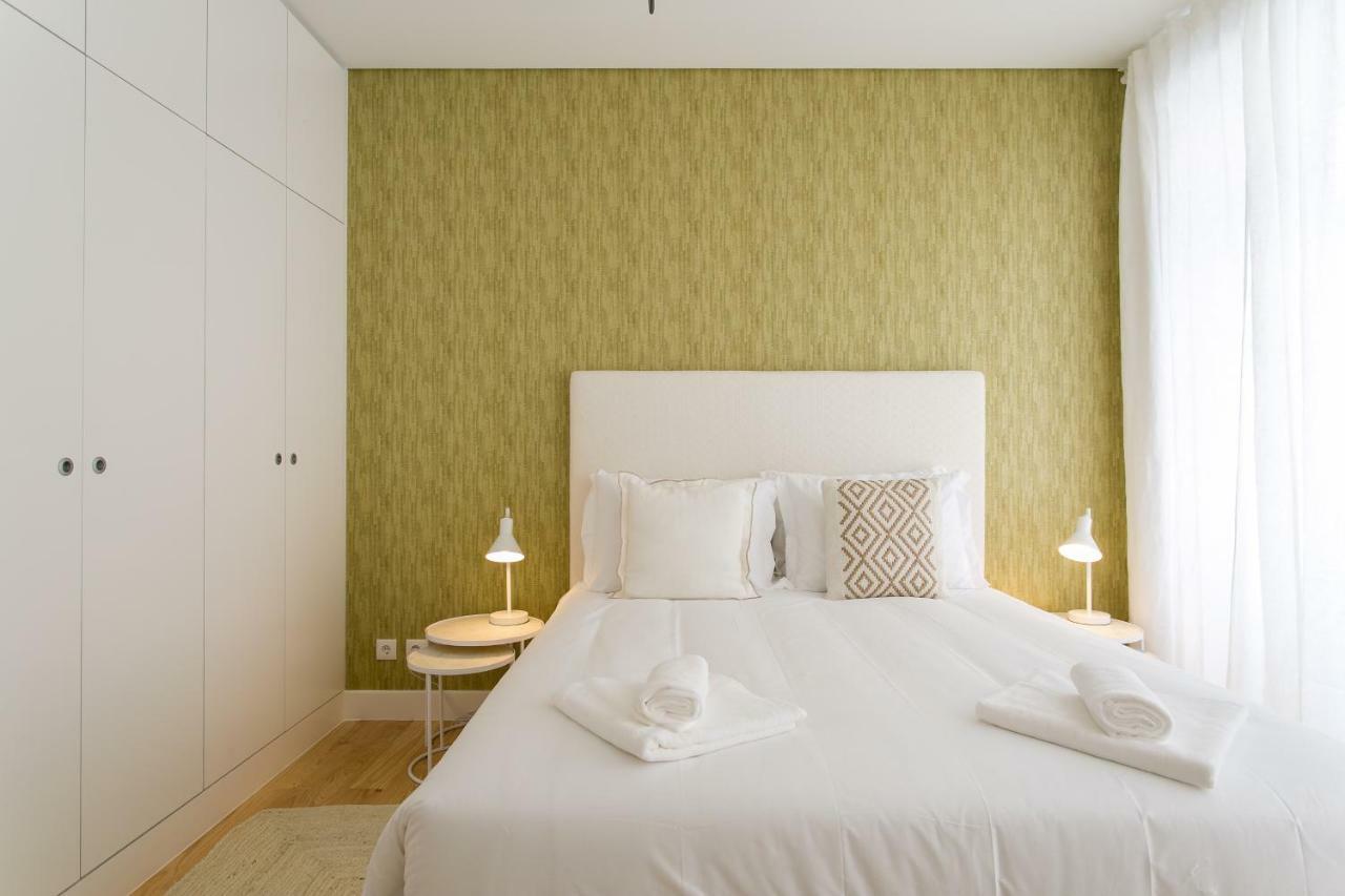 ALTIDO Elegant City Deluxe Apartment&ALTIDO Luxurious 3-bedroom Apt with Terrace in Intendente Lissabon Buitenkant foto