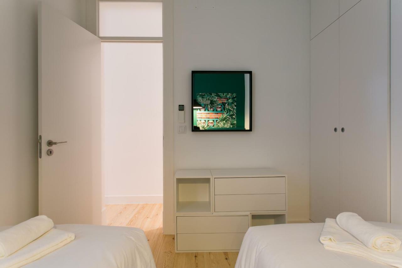 ALTIDO Elegant City Deluxe Apartment&ALTIDO Luxurious 3-bedroom Apt with Terrace in Intendente Lissabon Buitenkant foto