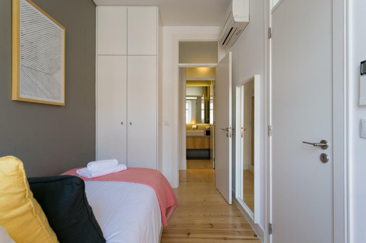 ALTIDO Elegant City Deluxe Apartment&ALTIDO Luxurious 3-bedroom Apt with Terrace in Intendente Lissabon Buitenkant foto