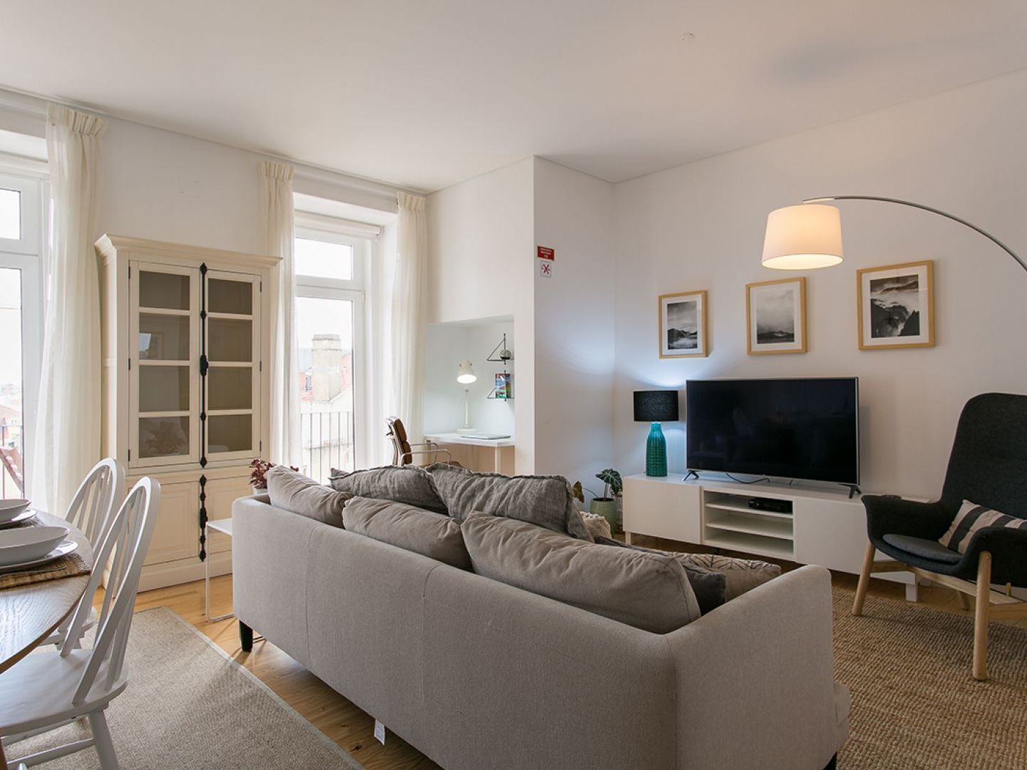 ALTIDO Elegant City Deluxe Apartment&ALTIDO Luxurious 3-bedroom Apt with Terrace in Intendente Lissabon Buitenkant foto